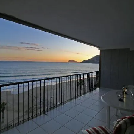 شقة Sleeps 5 With Air Con And Wifi كاليبي